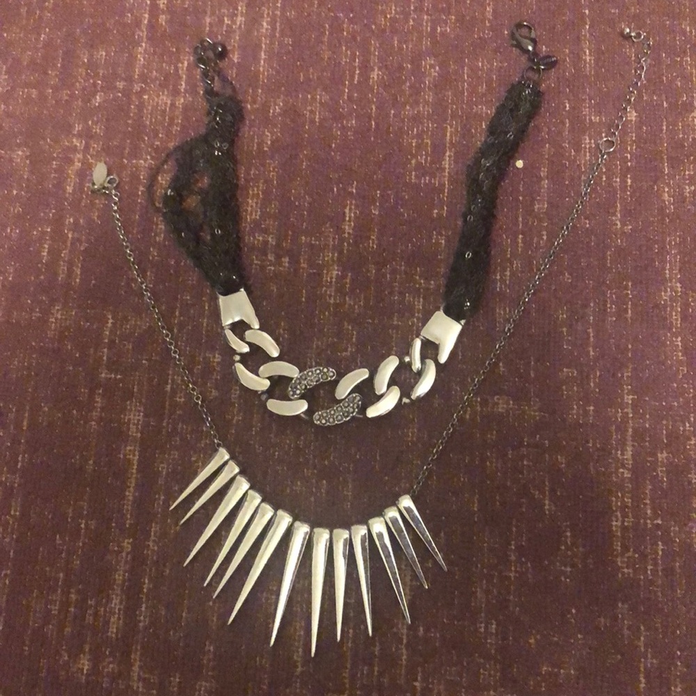 Express Choker & Guess Necklace